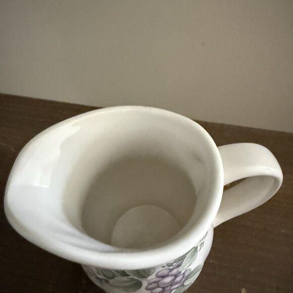 Vintage Pfaltzgraff Grapevine Stoneware Creamer Pitcher Made In USA - Picture 6 of 6